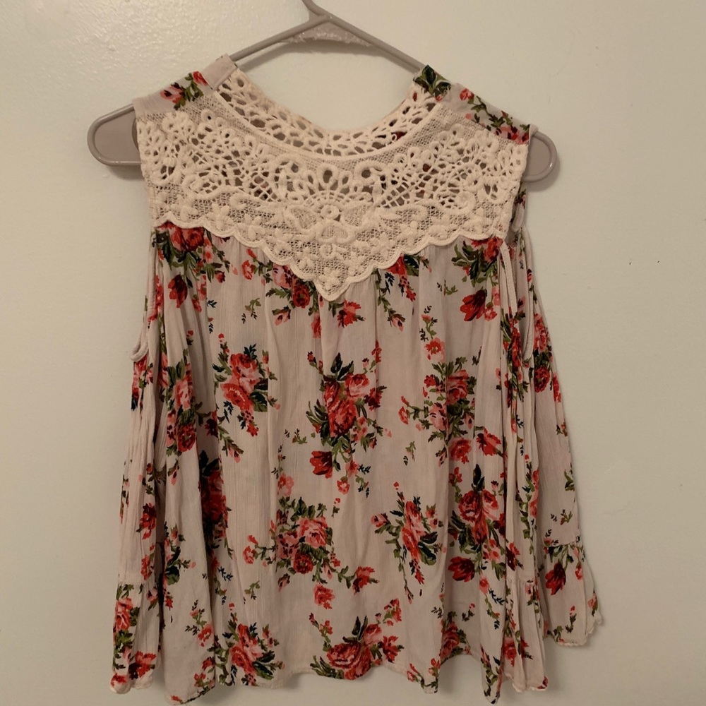 Cold shoulder top size large